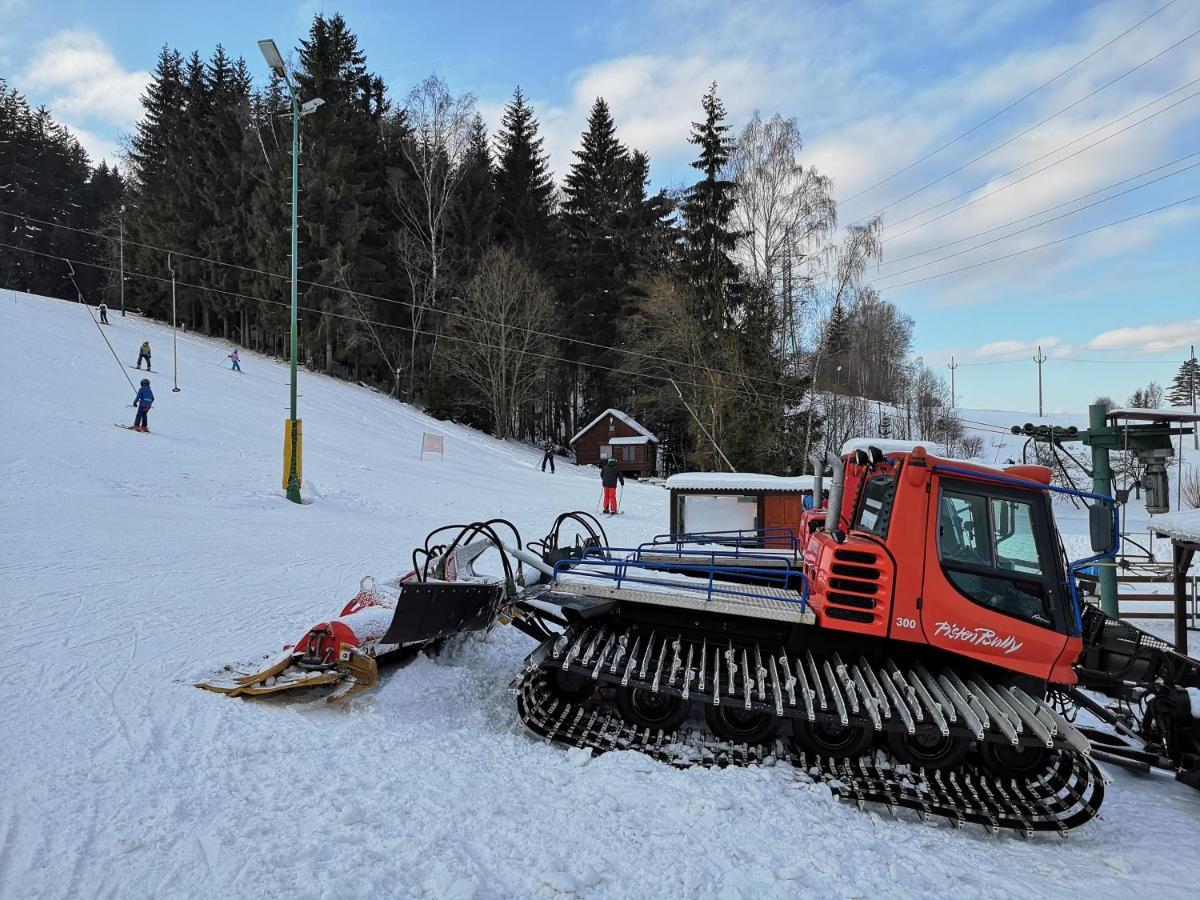 Srub Na Svahu Sjezdovky V Radvanicich Radvanice  Luaran gambar