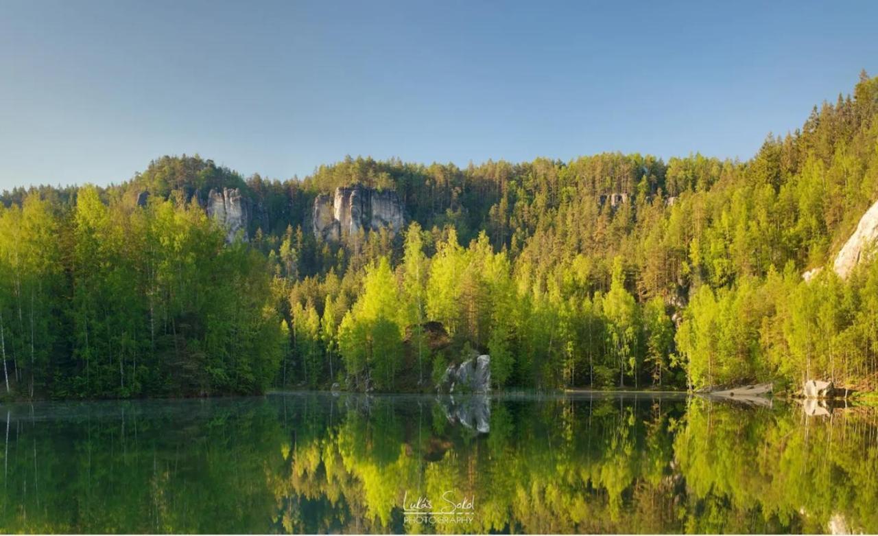 Srub Na Svahu Sjezdovky V Radvanicich Radvanice  Luaran gambar